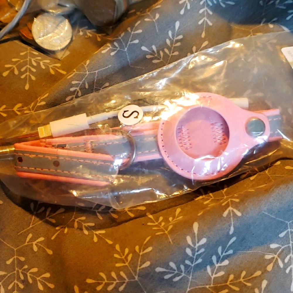 Leather Apple Airtag small dog/cat collar (new)